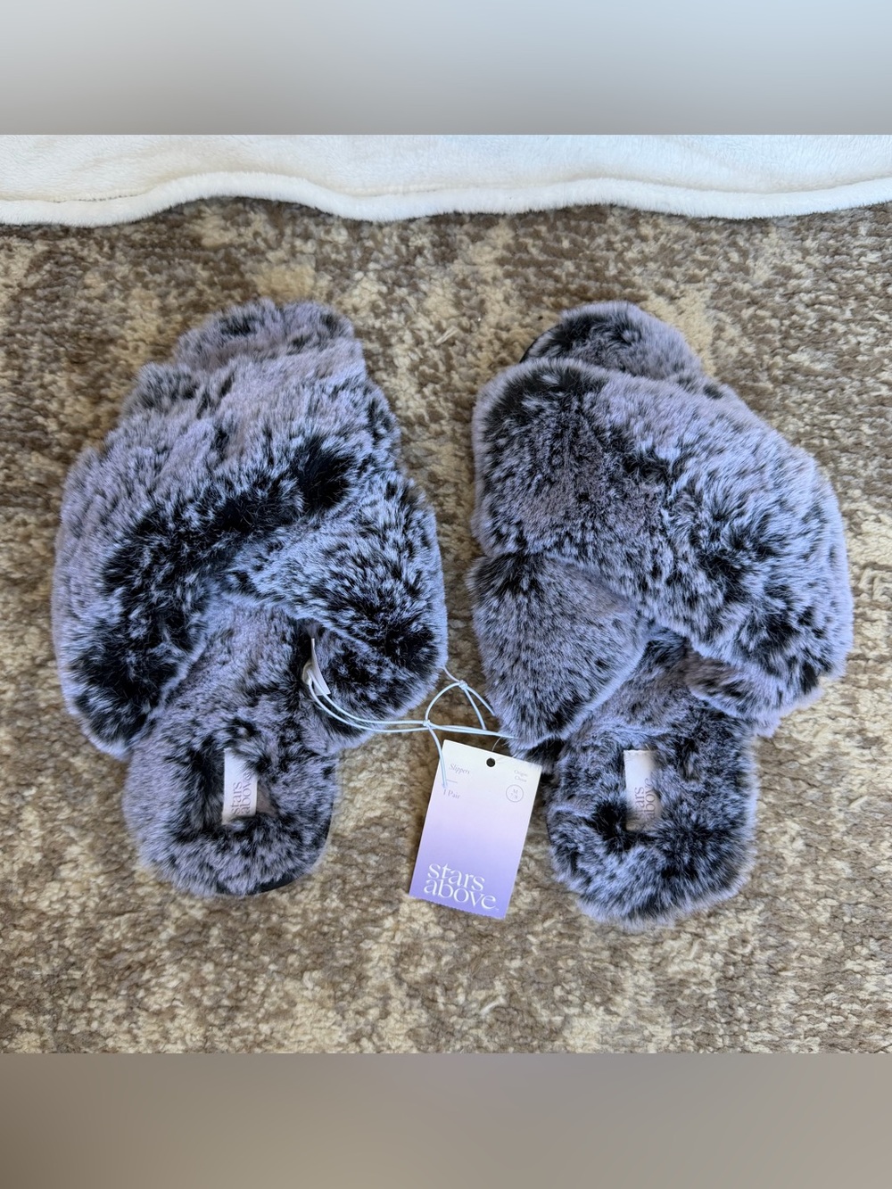 stars above Plush Crisscross Fuzzy Slippers in Charcoal Gray